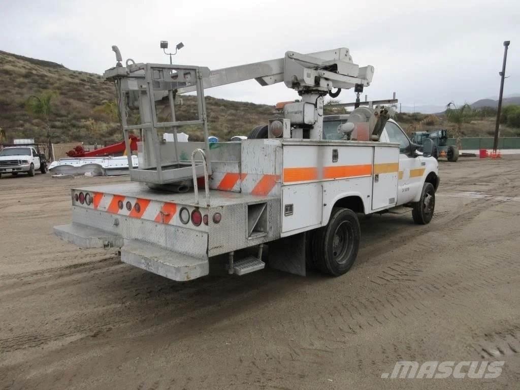 Ford F-550 Truck mounted platforms