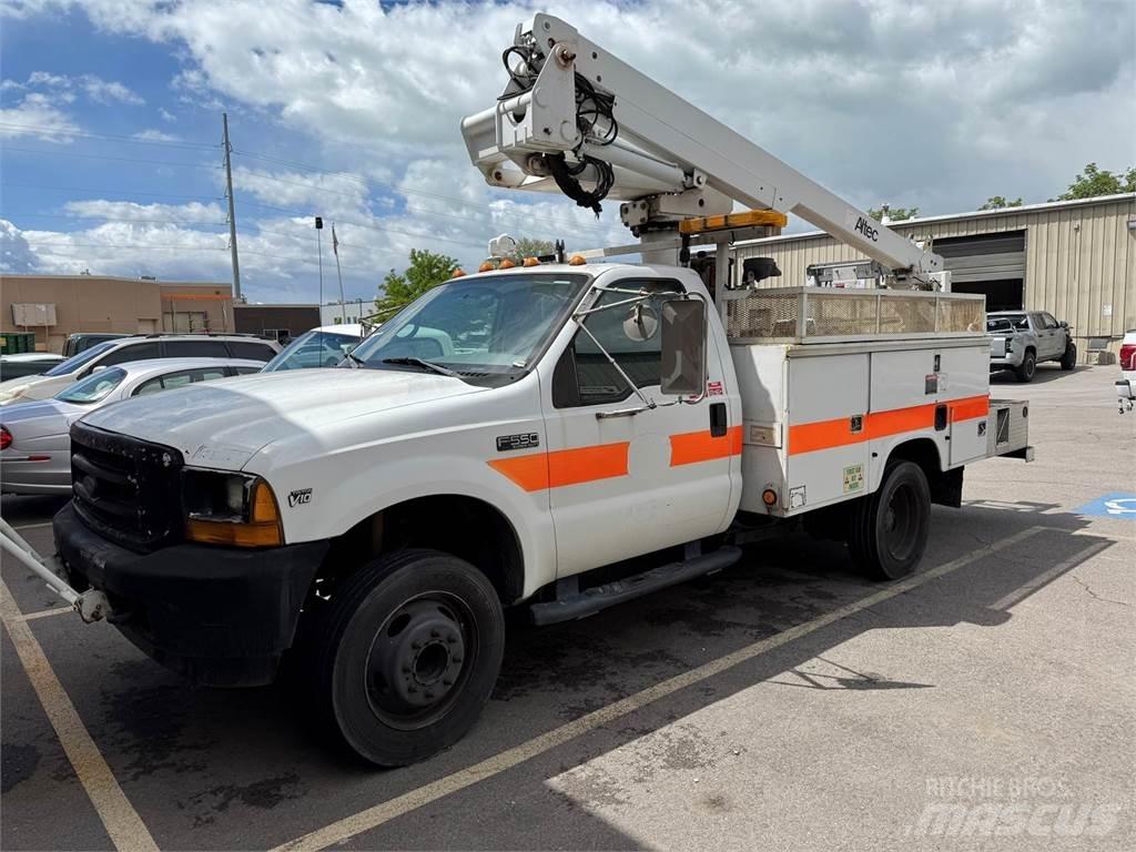 Ford F-550 Truck mounted platforms
