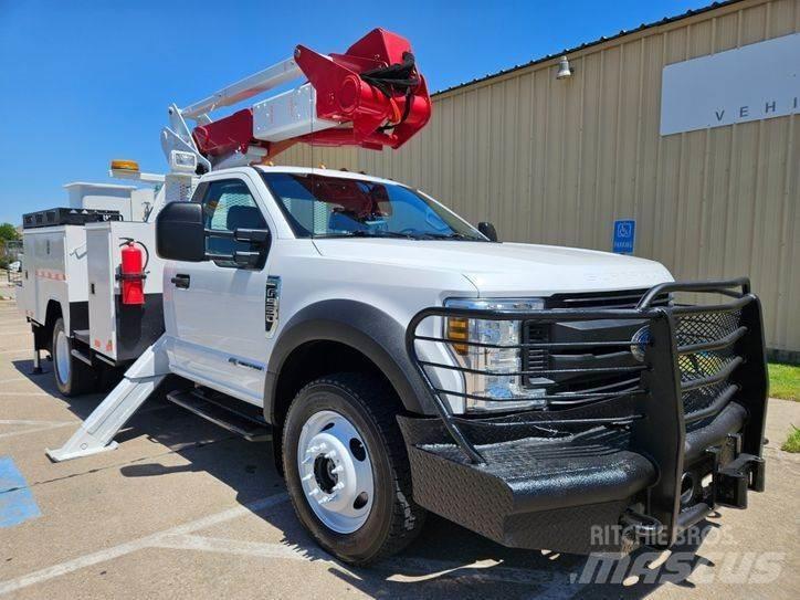 Ford F-550 Truck mounted platforms