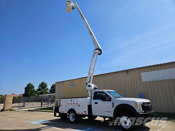 Ford F-550 Truck mounted platforms