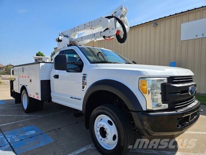 Ford F-550 Truck mounted platforms