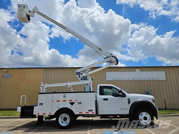 Ford F-550 Truck mounted platforms