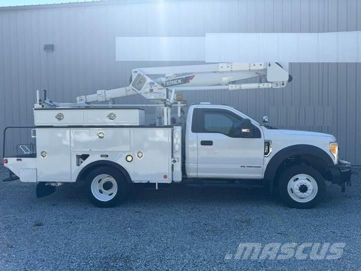 Ford F-550 Truck mounted platforms