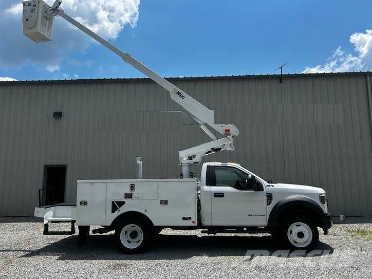 Ford F-550 Truck mounted platforms