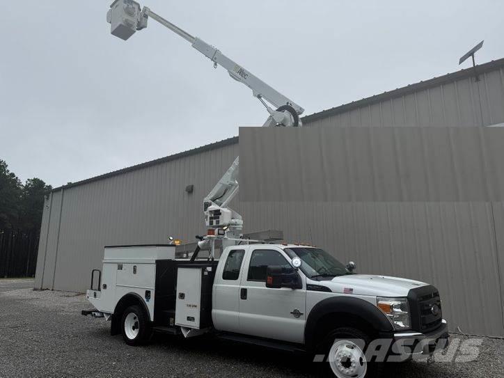 Ford F-550 Truck mounted platforms