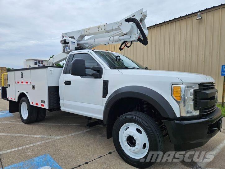 Ford F-550 Truck mounted platforms
