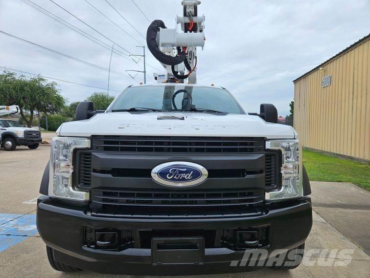 Ford F-550 Truck mounted platforms