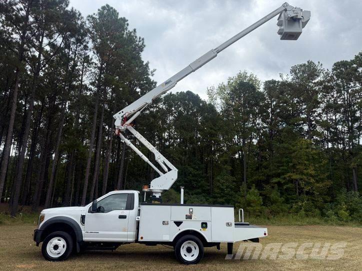Ford F-550 Truck mounted platforms