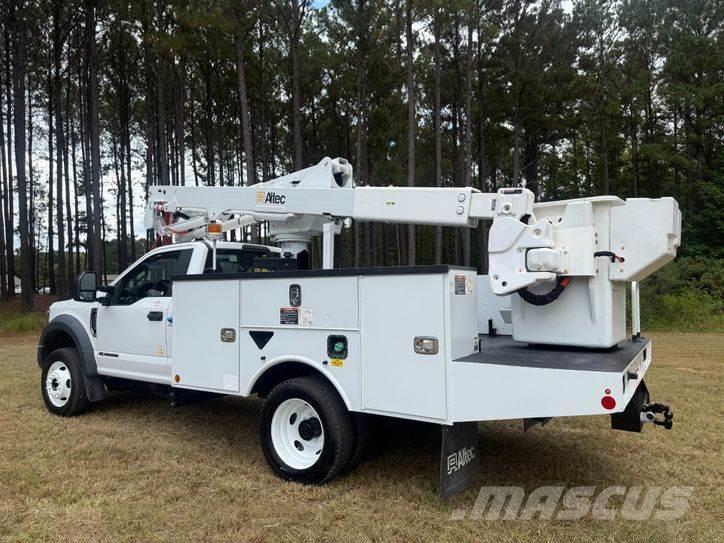 Ford F-550 Truck mounted platforms