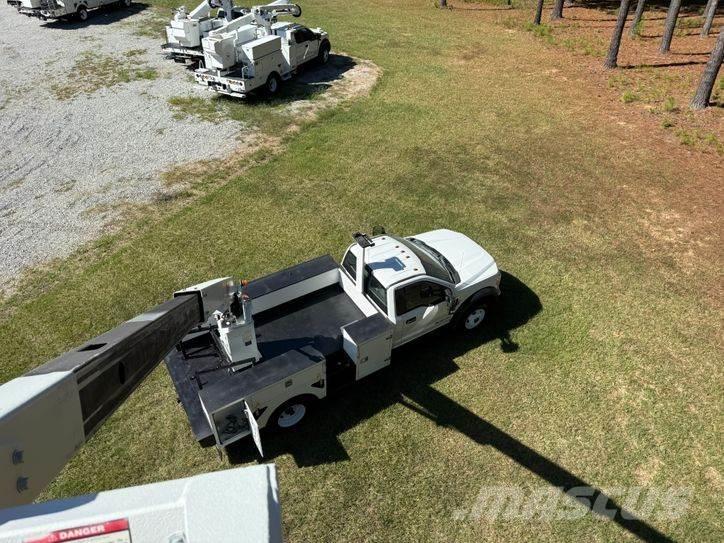 Ford F-550 Truck mounted platforms