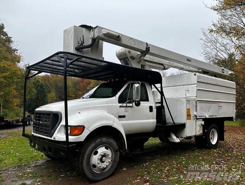 Ford F-750 Truck mounted platforms
