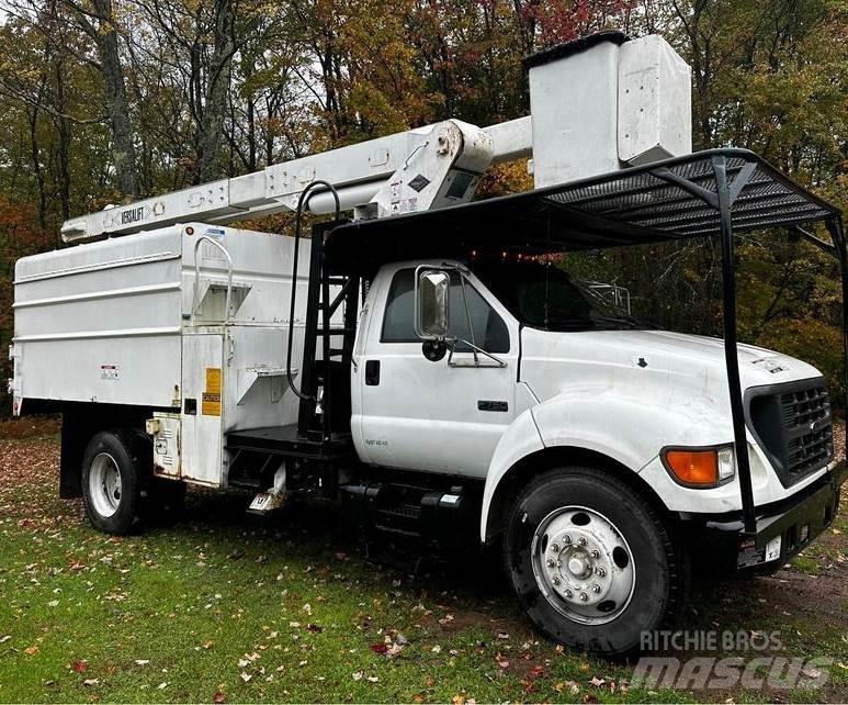 Ford F-750 Truck mounted platforms