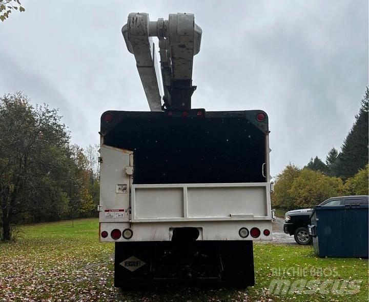 Ford F-750 Truck mounted platforms