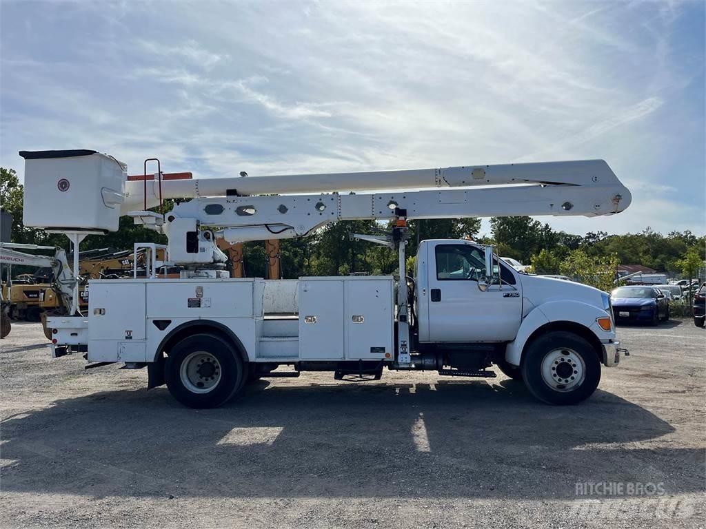 Ford F-750 Truck mounted platforms