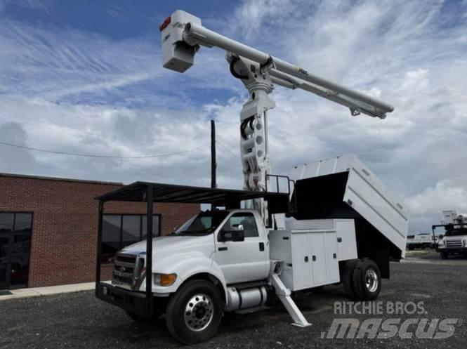 Ford F-750 Truck mounted platforms
