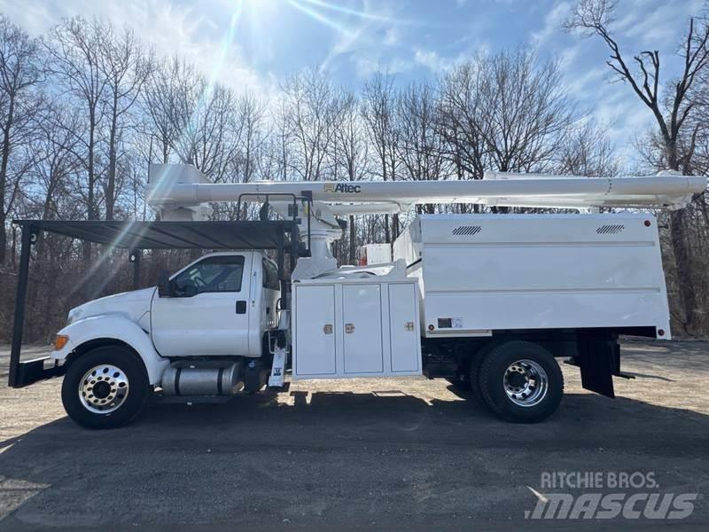 Ford F-750 Truck mounted platforms