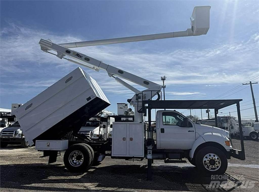 Ford F-750 Truck mounted platforms