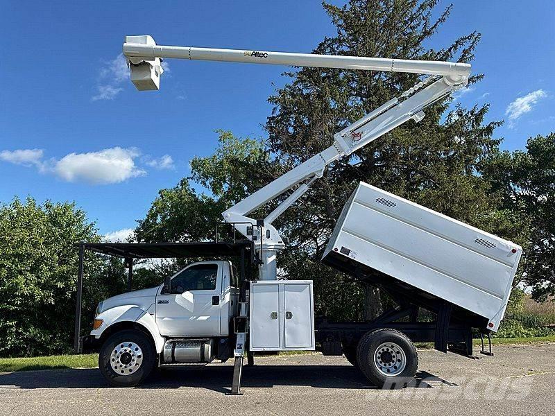 Ford F-750 Truck mounted platforms