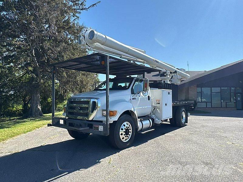 Ford F-750 Truck mounted platforms