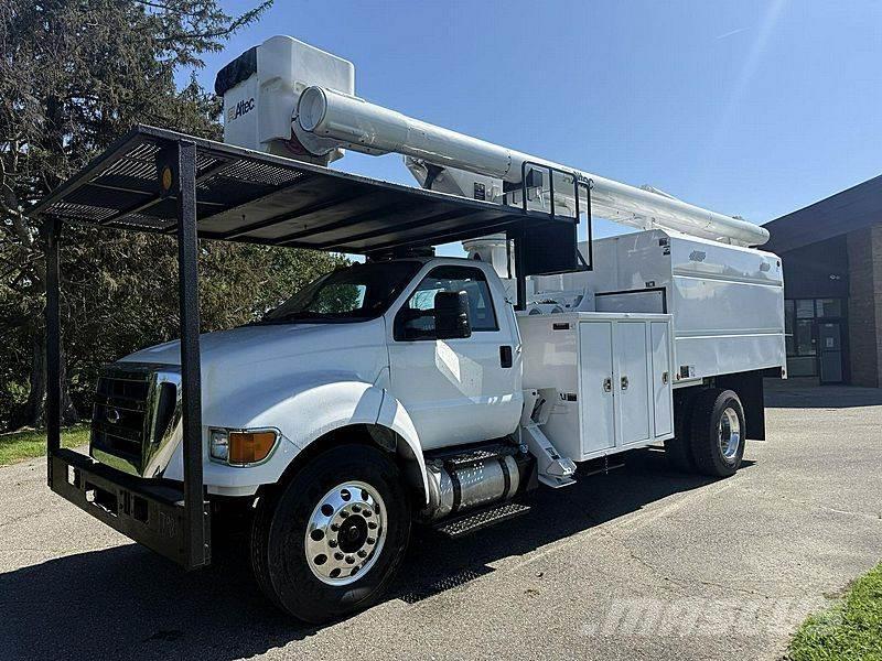 Ford F-750 Truck mounted platforms
