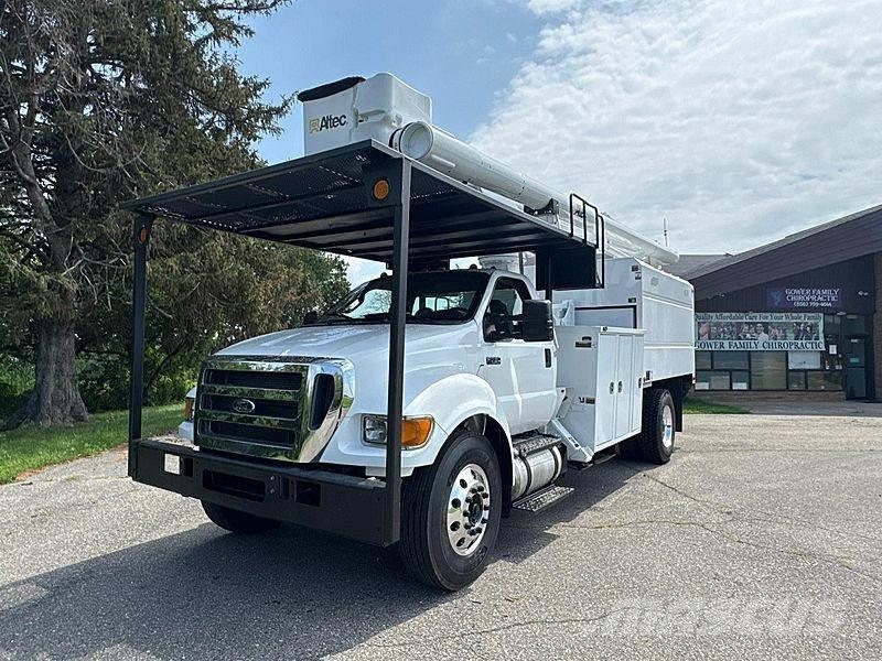 Ford F-750 Truck mounted platforms