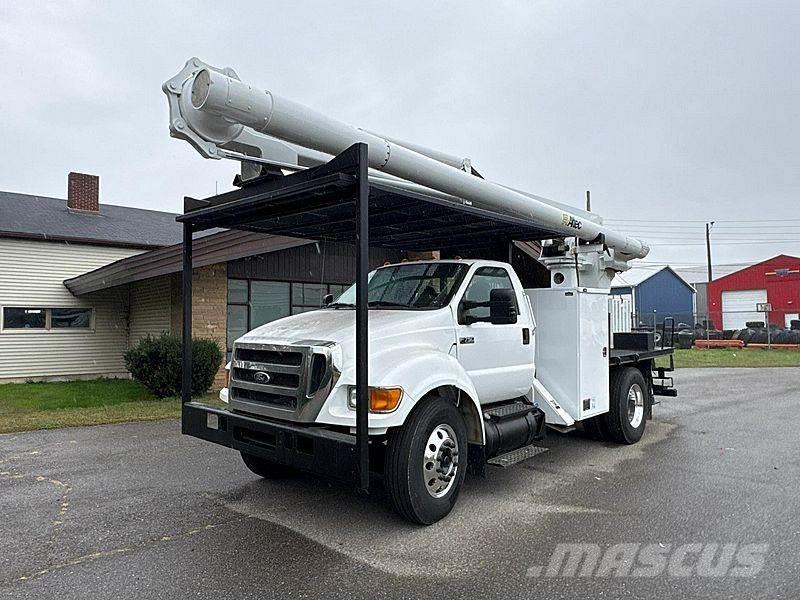 Ford F-750 Truck mounted platforms