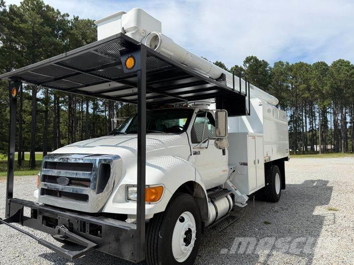 Ford F-750 Truck mounted platforms