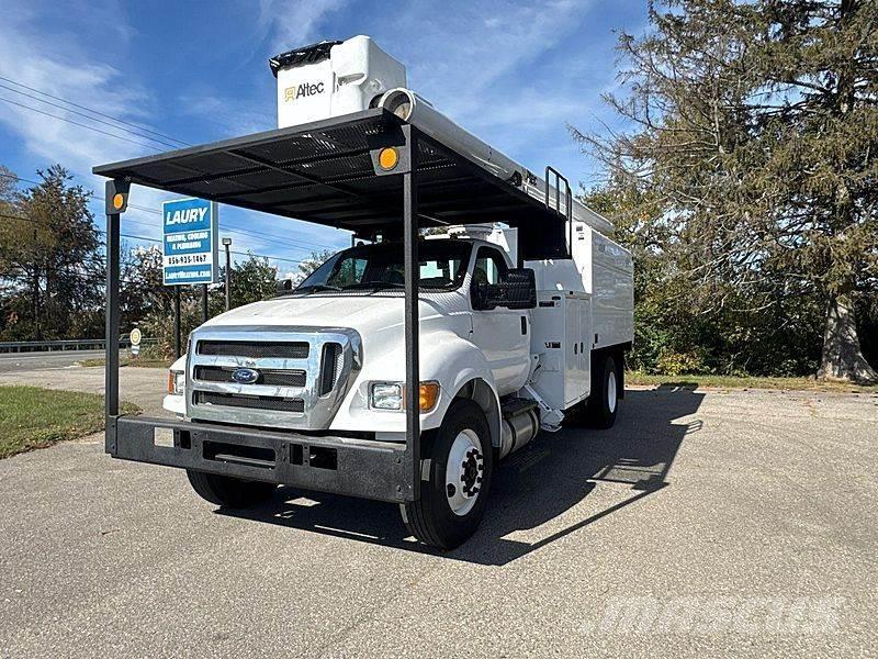 Ford F-750 Truck mounted platforms