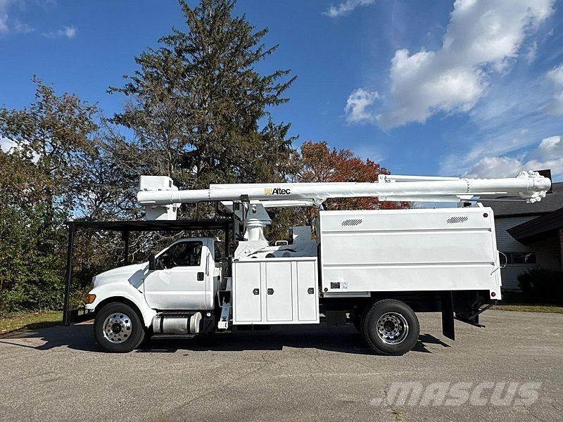 Ford F-750 Truck mounted platforms