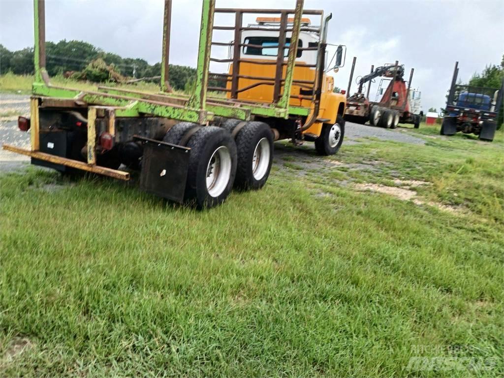 Ford L8000 Timber trucks