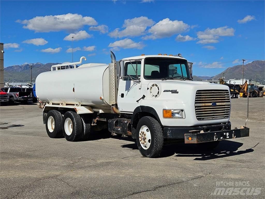 Ford L9000 Tanker trucks