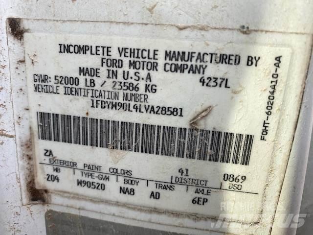 Ford L9000 Tanker trucks