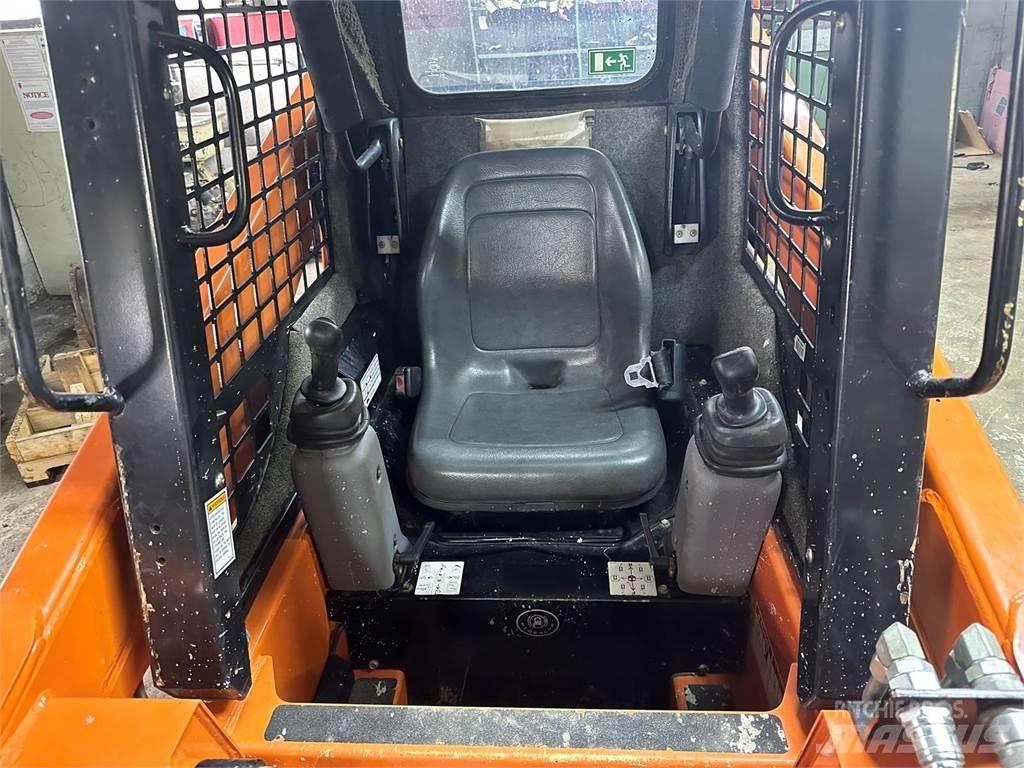 Gehl RT105 Skid steer loaders