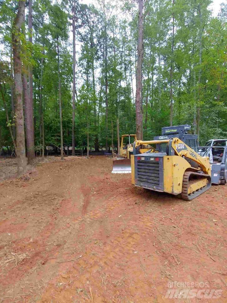 Gehl VT320 Skid steer loaders