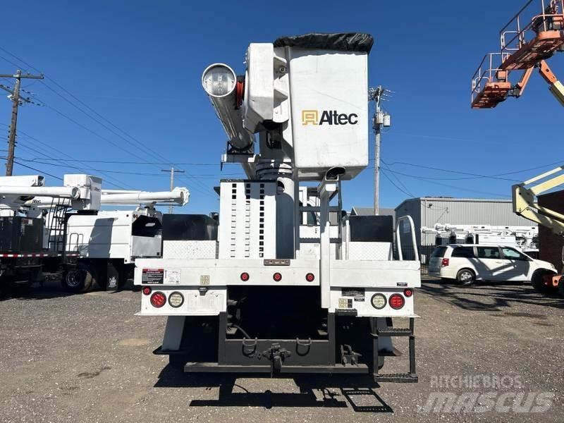 GMC C7500 Truck mounted platforms