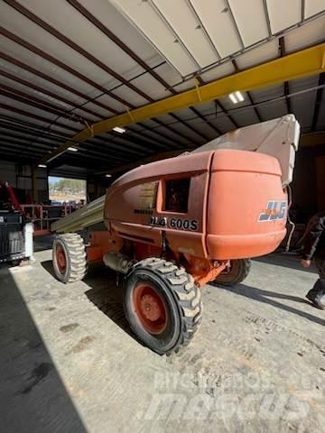 JLG 600S Telescopic boom lifts