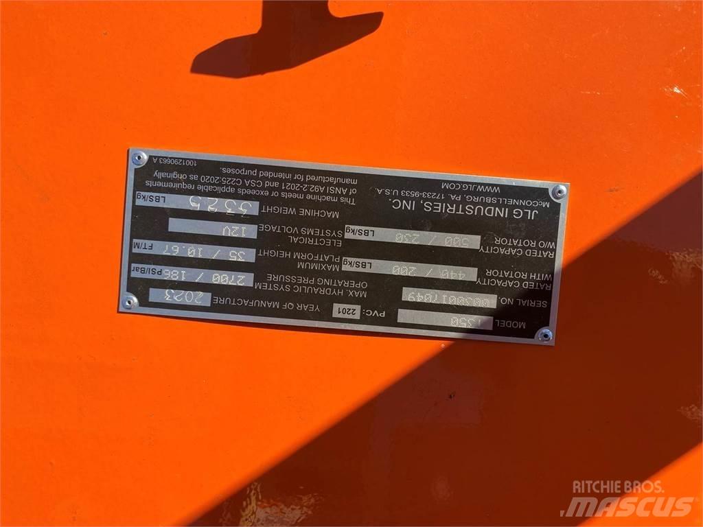 JLG T350 Trailer mounted platforms