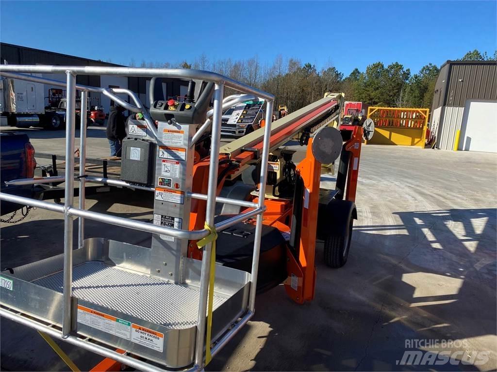 JLG T350 Trailer mounted platforms