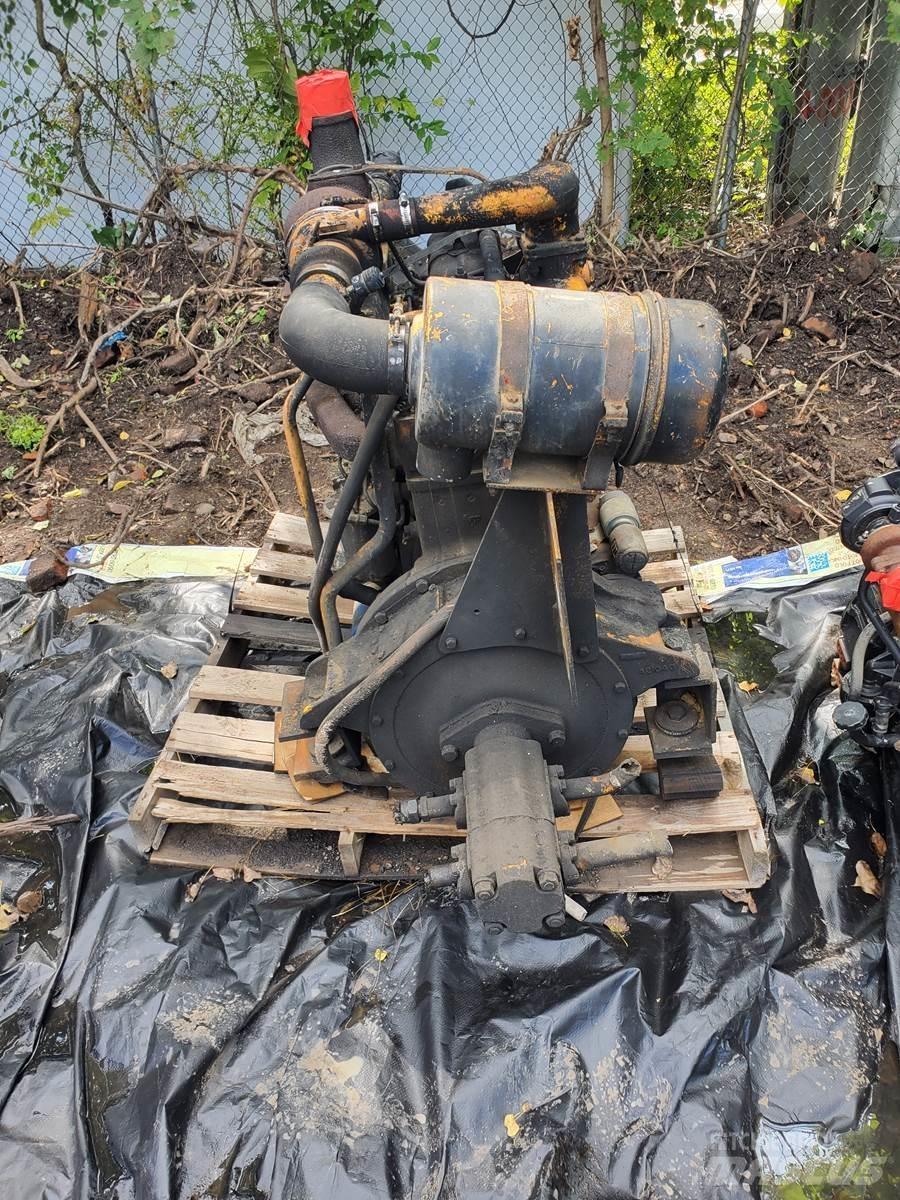 John Deere  Engines