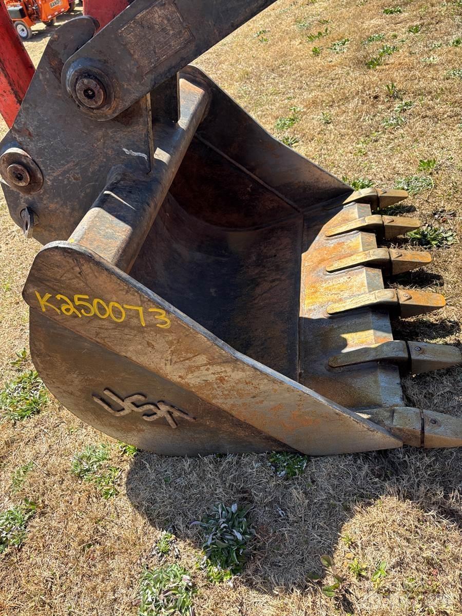 Kubota  Buckets
