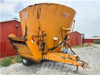 Kuhn 5143 Feed mixer