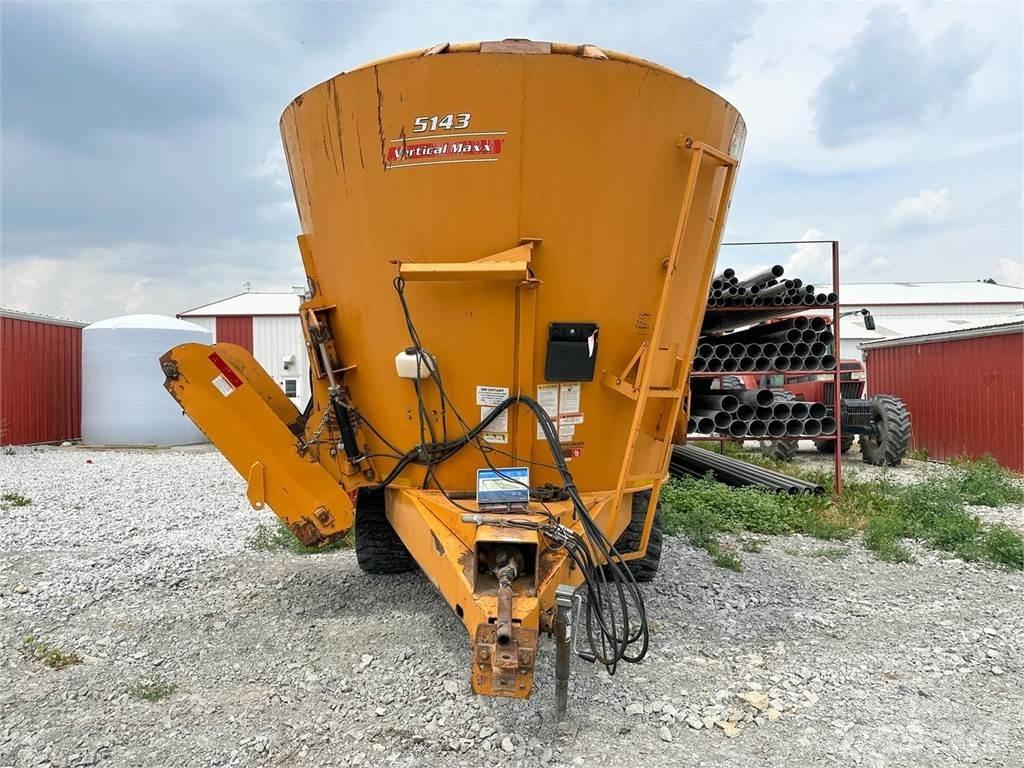 Kuhn 5143 Feed mixer