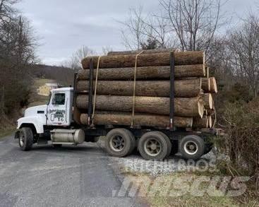 Mack CH613 Timber trucks