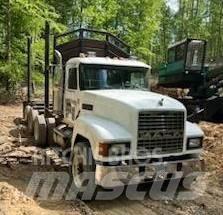 Mack CH613 Timber trucks