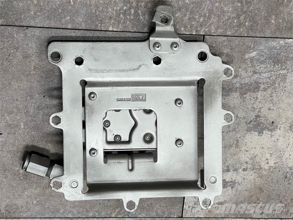 Mack E7 Other components