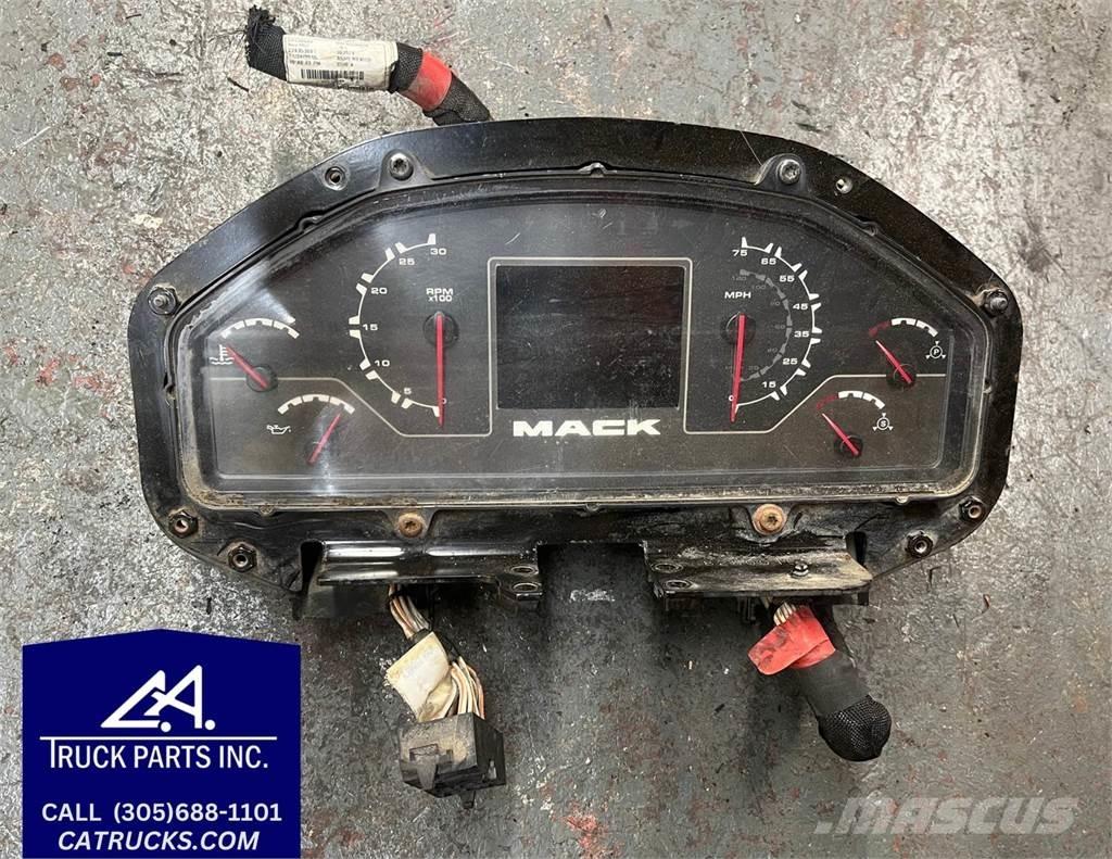 Mack LE613 Other components
