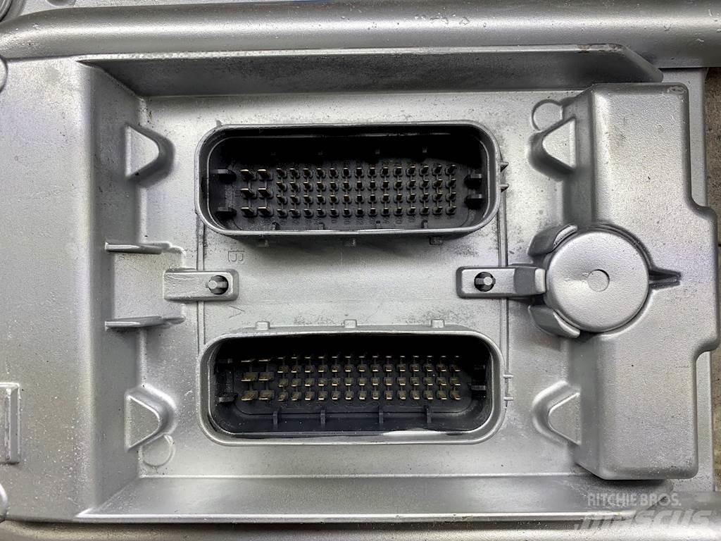 Mack MP7 Electronics