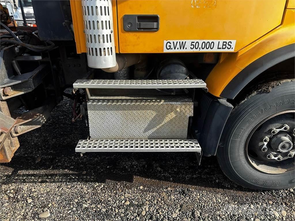 Volvo VHD Snow blades and plows