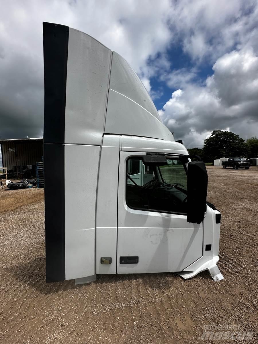 Volvo VNL Other components
