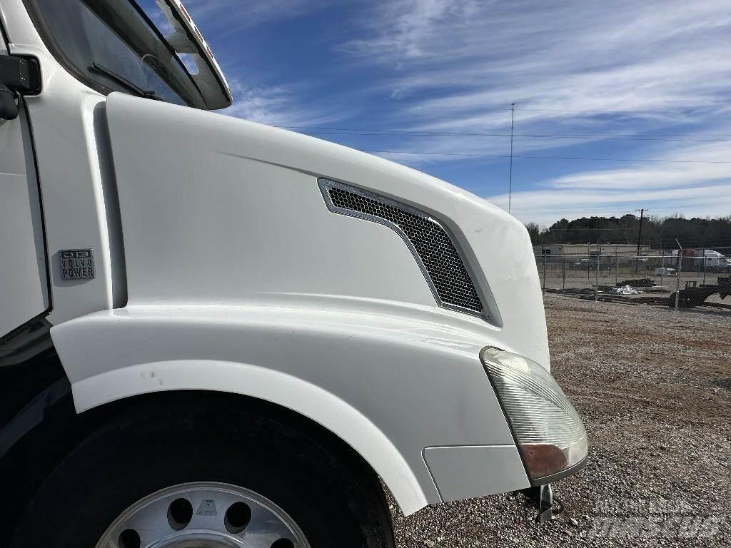 Volvo VNL Other components